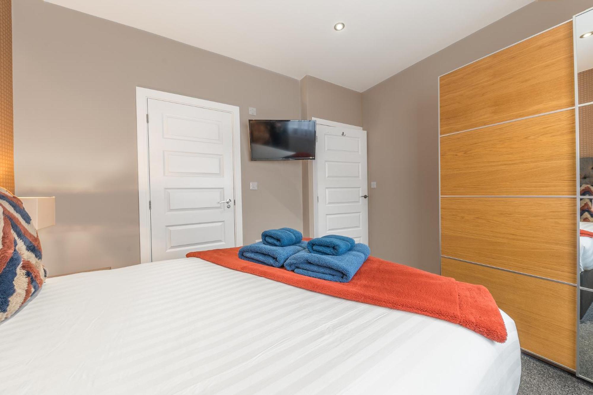 Abbey Apartments Modern Aparthotel For Tourists & Professionals Барроу-ин-Фернесс Экстерьер фото